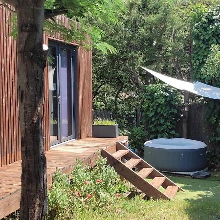 Joli Studio Climatise Avec Jacuzzi Prive Et Entree Independante Fréjus Exterior photo